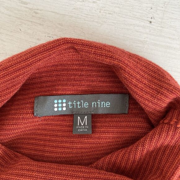 Title Nine Synergy Rolled Mock Neck Sweater Size Medium Striped Outdoor Casual - Picture 9 of 9